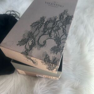Valentino Garavani Taupe Box with Black Lace Motif plus dust bag🎁🎁🎊🎊🎊🎁🎊🎉🎉🎉🎉🎁🎁